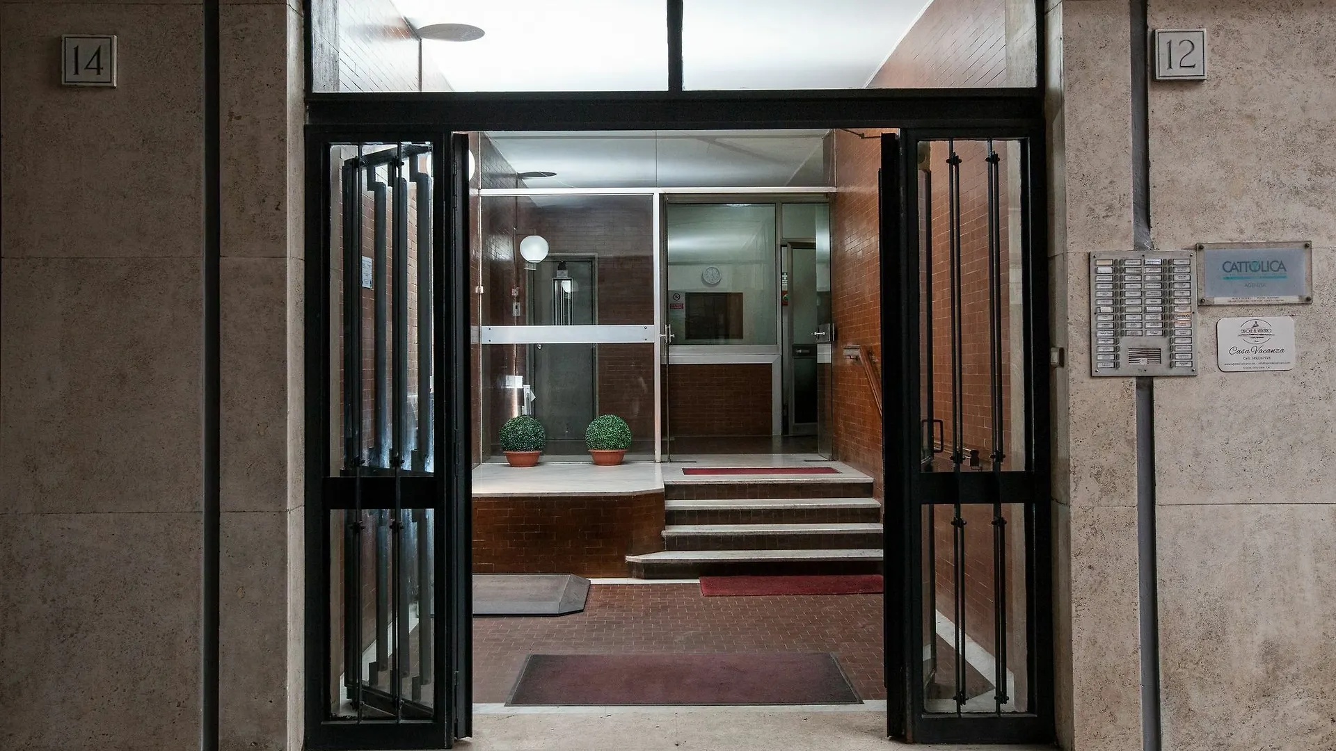 B&B Momenti Romani Oda ve Kahvaltı Roma